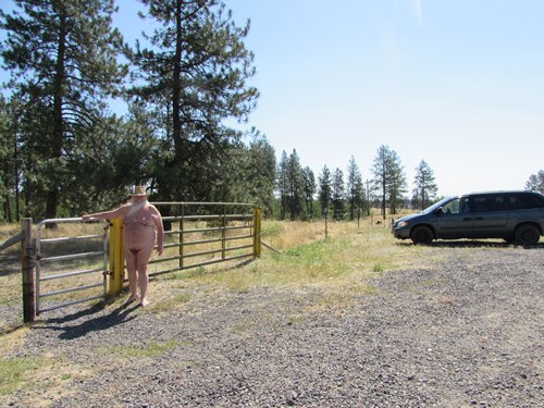 10 greenbare at Hog Lake Trailhead gate 5.jpg